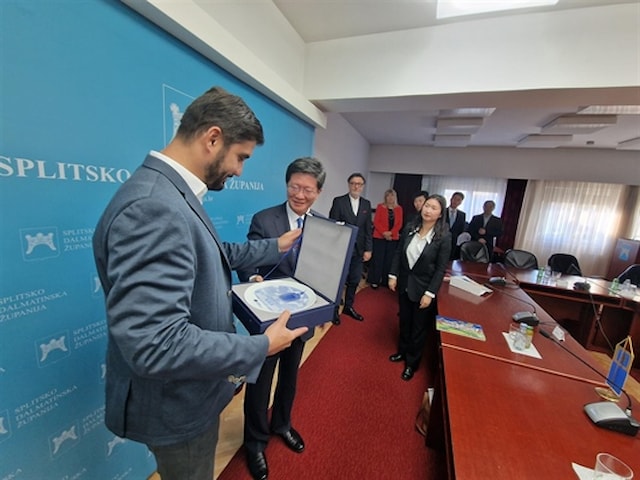 Zamjenik župana Čogelja upriličio prijem za predsjednika i vodstvo kineske državne novinske agencije XINHUA