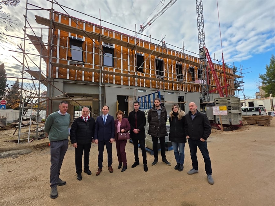 Župan Boban i ravnatelj Ljekarni SDŽ Ante Mihanović u obilasku radova suvremenog medicinskog centra u Kaštelima