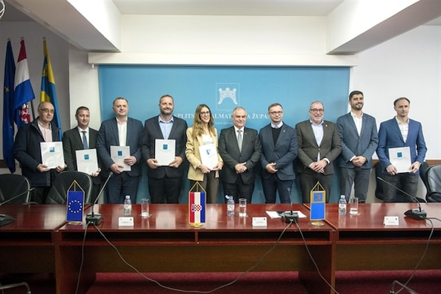 Program “100 sportskih” ostvario cilj – danas potpisani novi ugovori, nastavljaju se ulaganja u sportske objekte i dječja igrališta