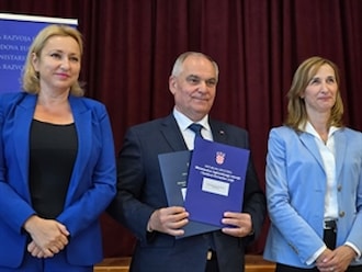 U Dugopolju uručeni ugovori: 748 tisuća eura za projekte diljem Splitsko-dalmatinske županije