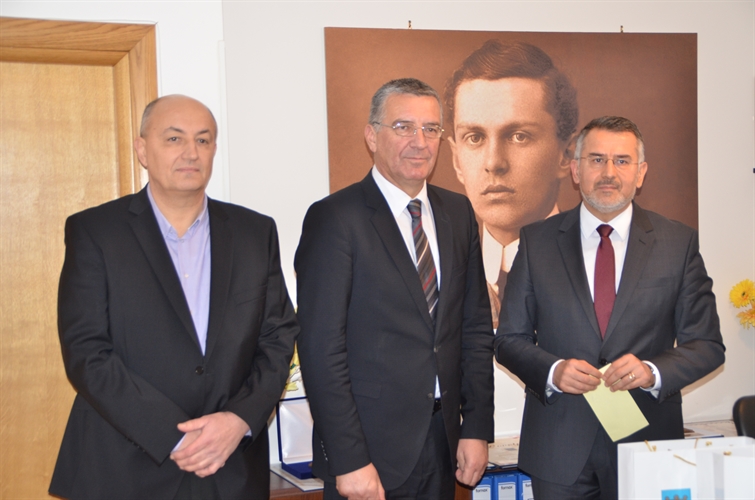 Blagdanski posjeti Udruzi Ivan Merz, Centru fra Ante Sekelez i Fondu Gospe sinjske