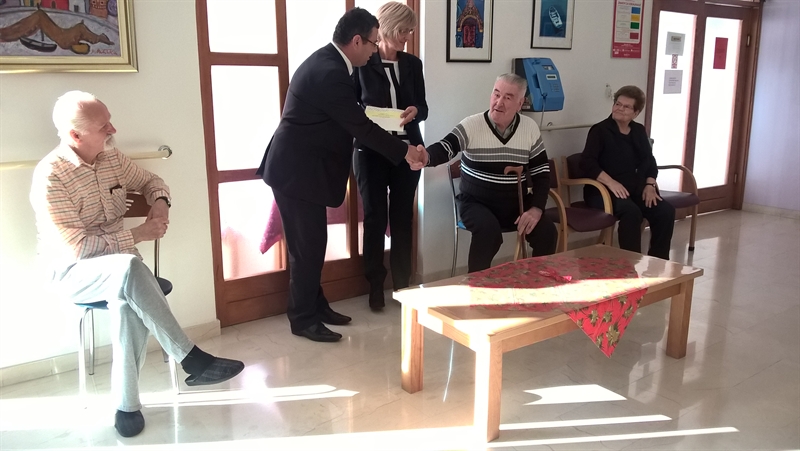 Posjet domu umirovljenika u Makarskoj i Zajednici Susret