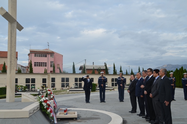Polaganje vijenaca povodom Dana Neovisnosti
