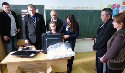 Županija donirala računalo učenici Luciji Barać