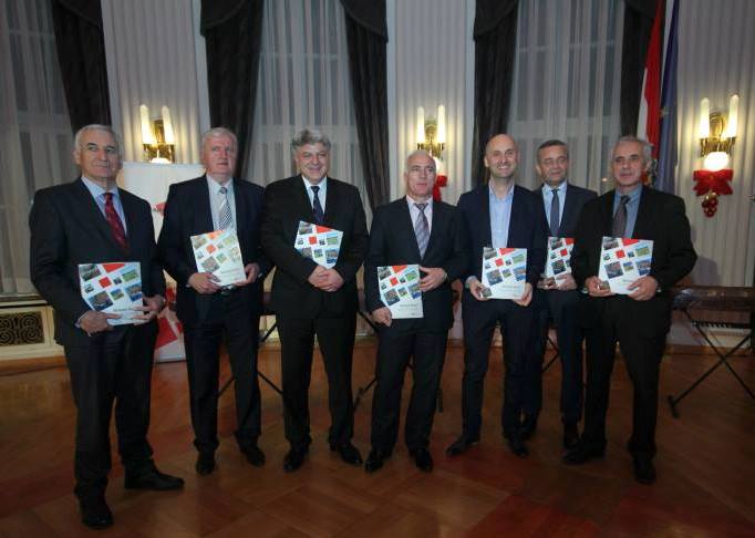 Predstavljena fotomonografija Skriveni biseri hrvatskih županija: Hrvatska je komadić raja na zemlji